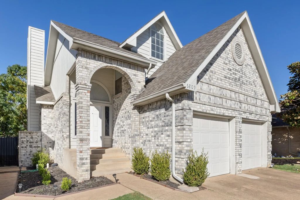 6809 Driffield Circle W, North Richland Hills
