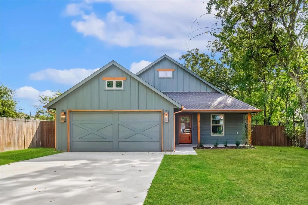 107 S 6th Street, Godley