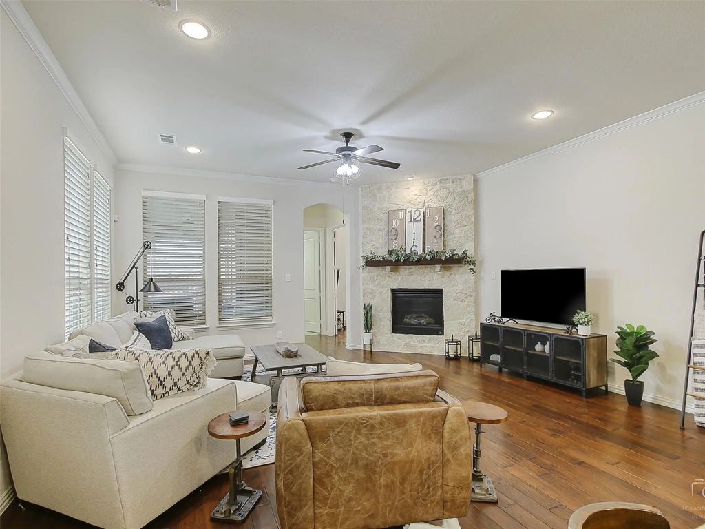 1203 Autumn Mist Way, Arlington