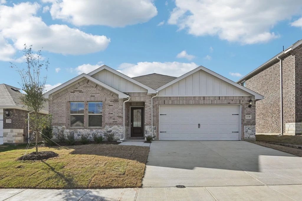 2130 Mustang Way, Seagoville