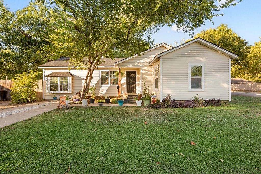 7127 Maple Park Drive, Richland Hills