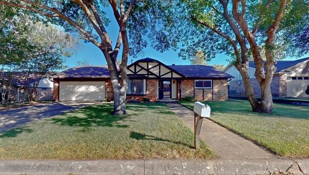 6537 Cliffside Drive, North Richland Hills