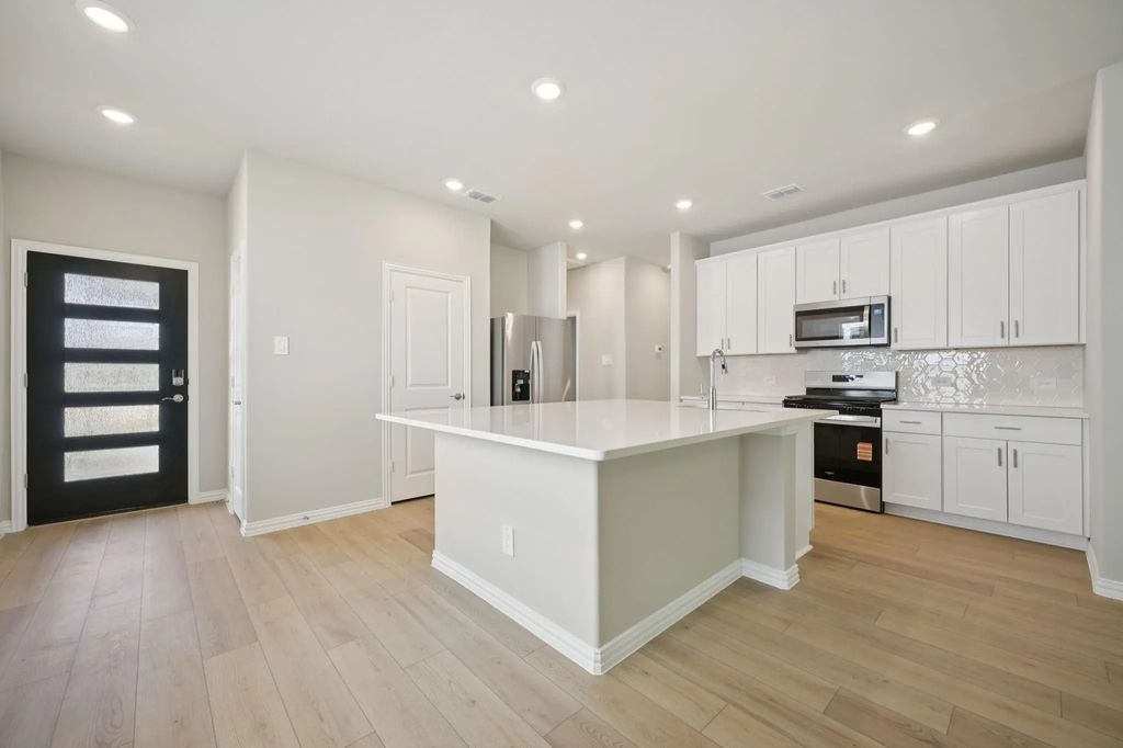 518 Clover Creek Drive, Princeton
