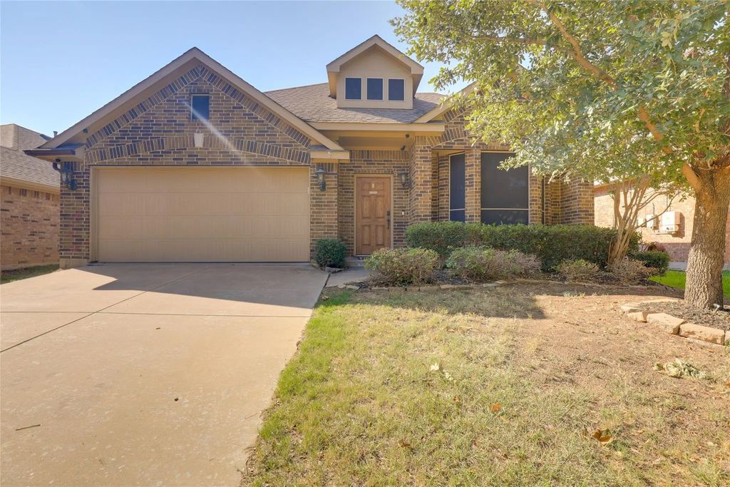 4502 Ridgeway Drive, Mansfield