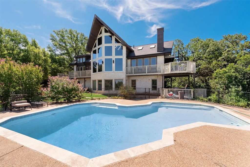 3733 Oakwood Drive, Grapevine