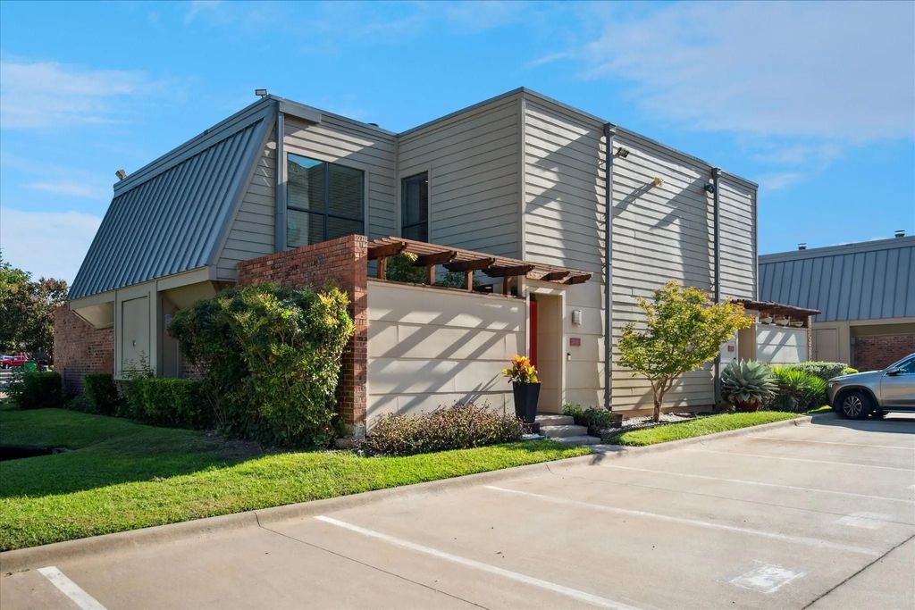 3919 Buena Vista Street B, Dallas