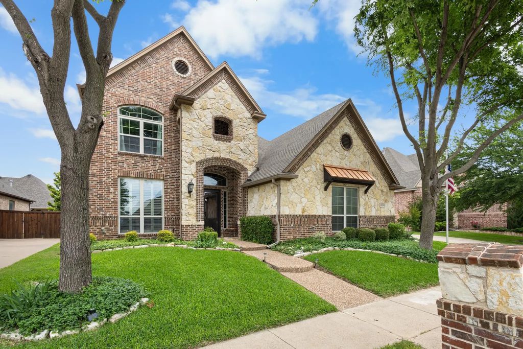 8229 Forest Glenn, North Richland Hills