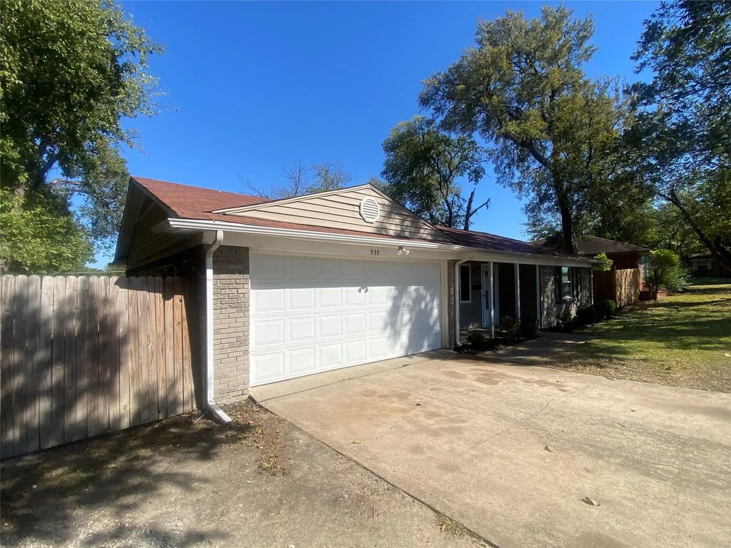 939 E Red Bird Lane, Dallas