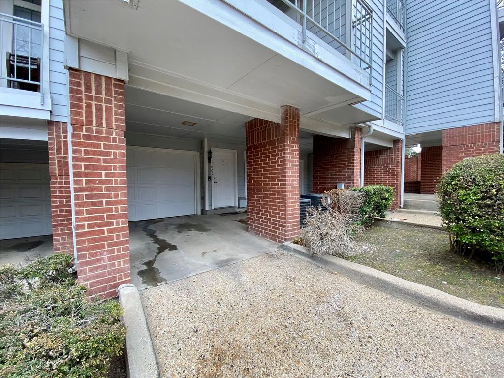 9823 Summerwood Circle 1005, Dallas