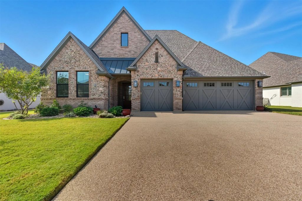 6627 Pinehurst Drive, Granbury