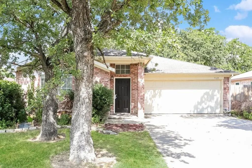 7325 Meadows Drive N, Forest Hill