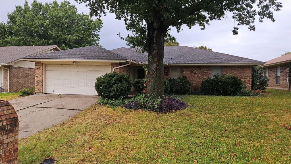 5306 Tamarack Court, Arlington