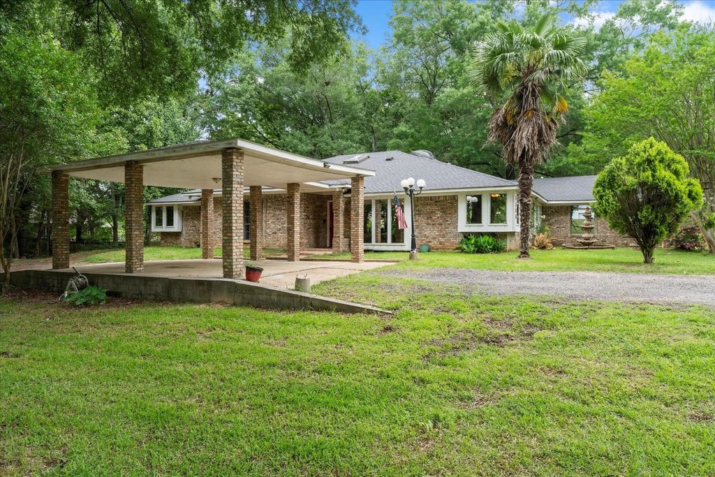 3438 N Us Hwy 271, Mount Pleasant