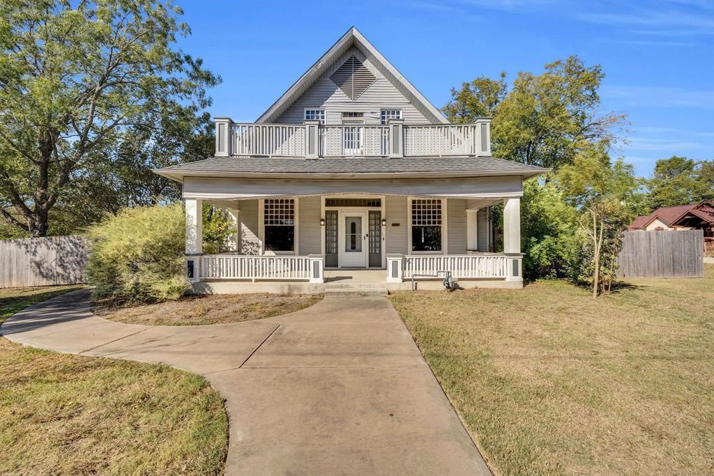 300 S Sparks Street, Alvarado