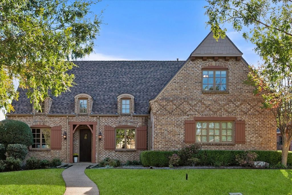 2112 Westchester Drive, Mansfield