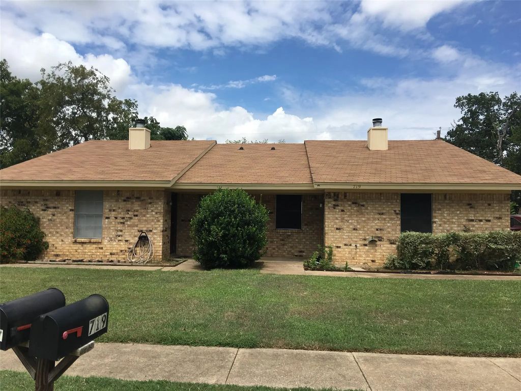 717 Windcrest Drive, Keller
