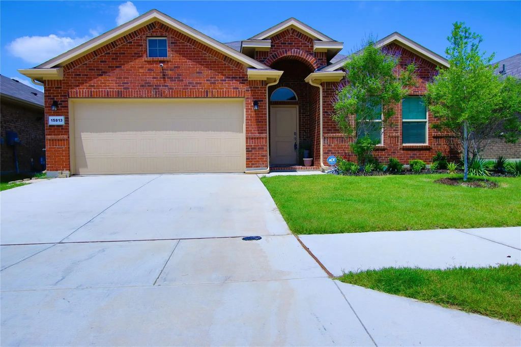 15813 Caballero Drive, Fort Worth