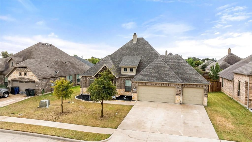 1149 Blue Sky Lane, Burleson