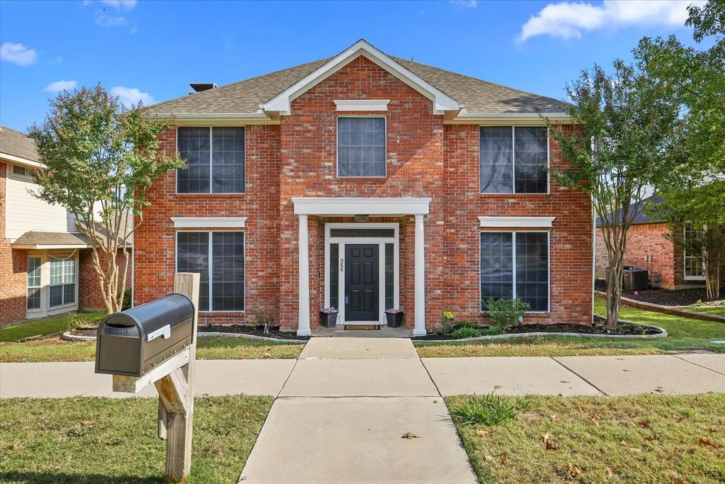 966 Camden Drive, Lewisville