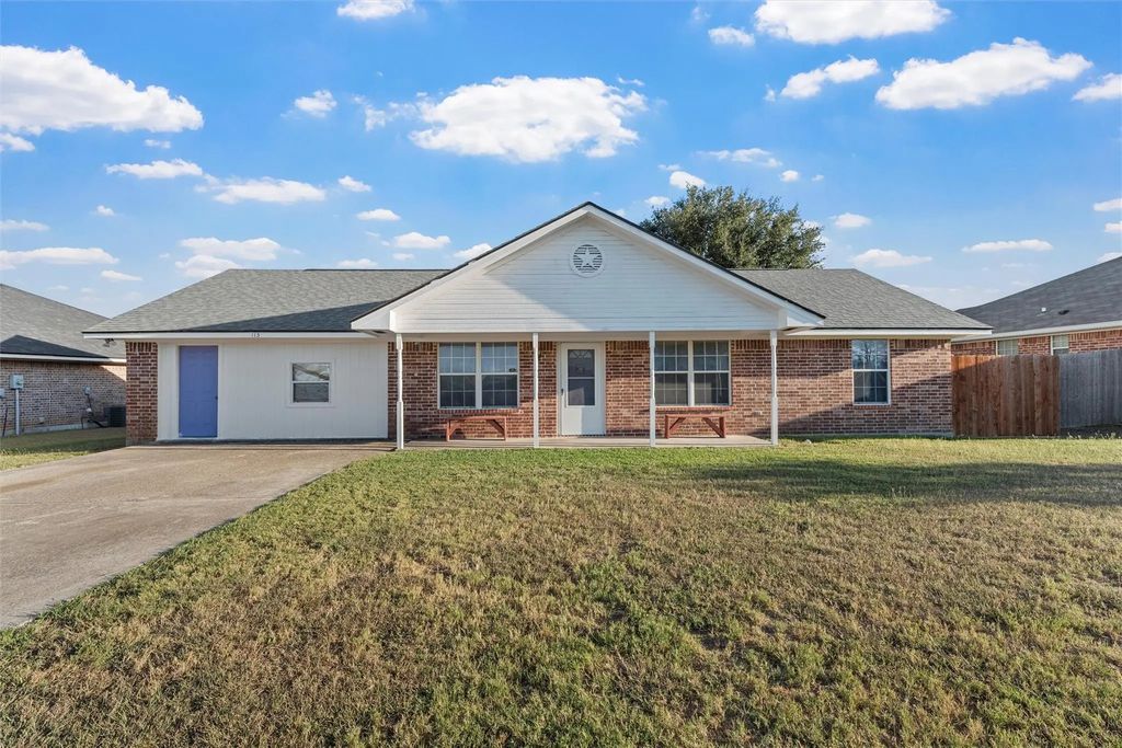 113 Wildcat Drive, Lacy Lakeview