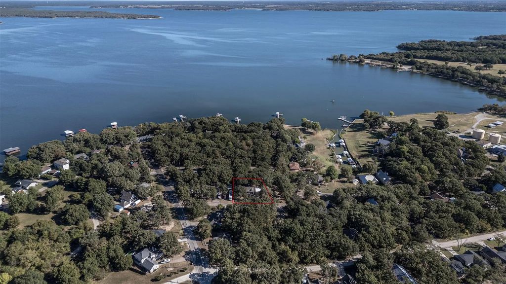 912 Oak Hill Drive, West Tawakoni