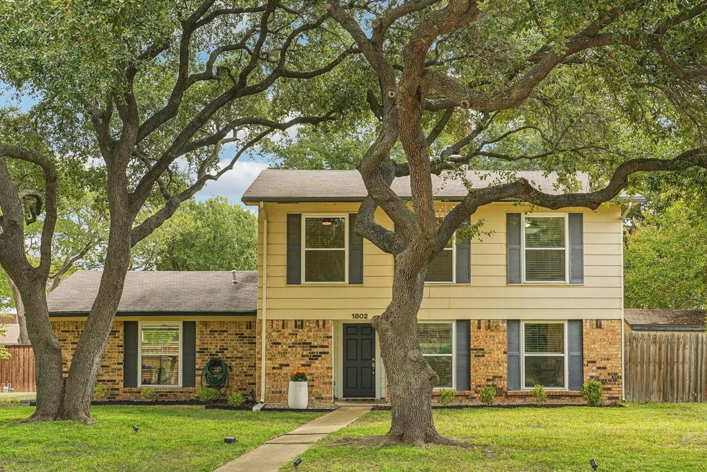 1802 Roxton Court, Richardson