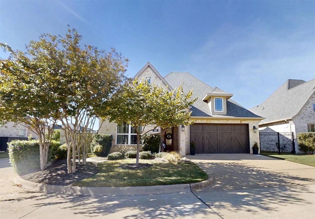 2401 Vineyard Drive, Granbury