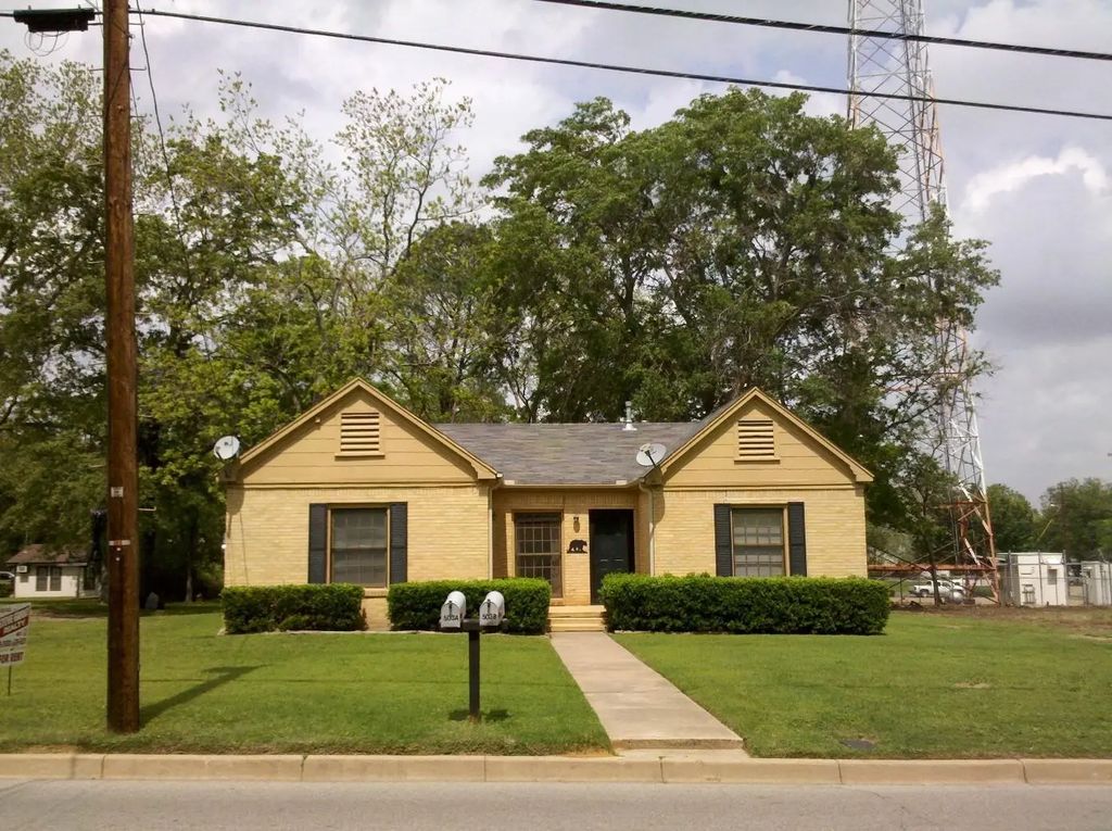 503 E College Street, Athens