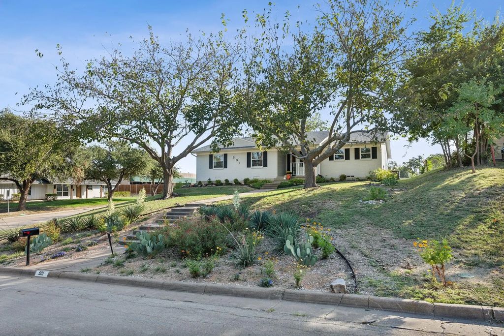 501 Rogers Way, Rockwall