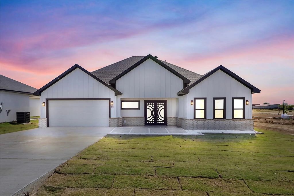 103 Lawson Avenue, Mabank