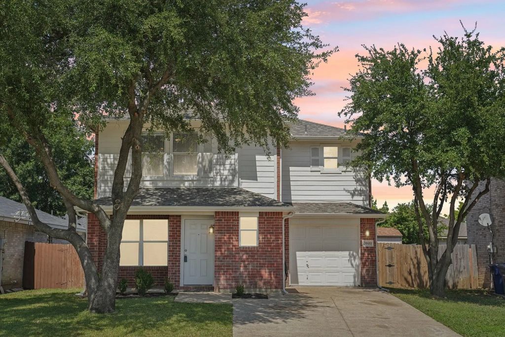 3920 Gray Oak Place, Dallas