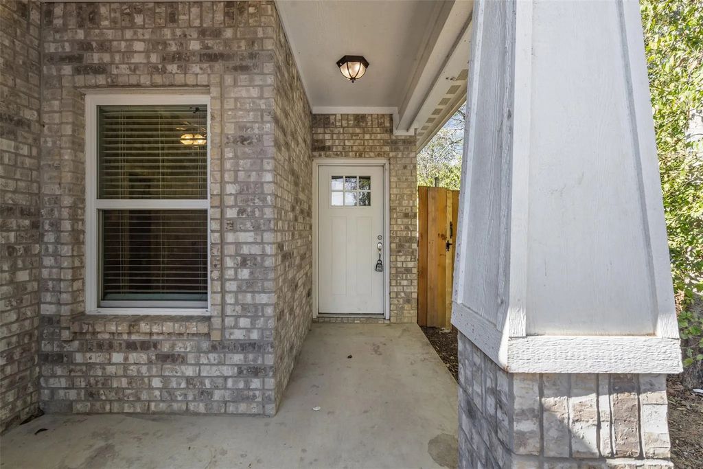 708 S Rusk Avenue, Alvarado