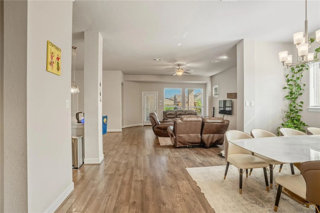4301 Meadow Hawk Drive, Arlington
