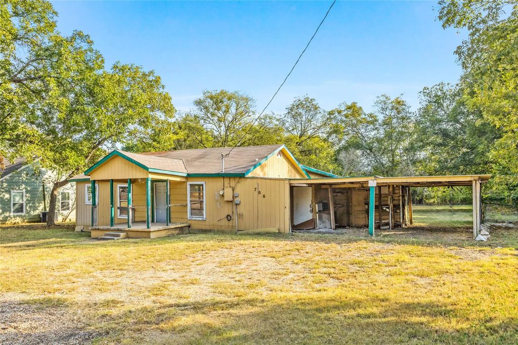 706 W Hendricks Street, Cedar Hill