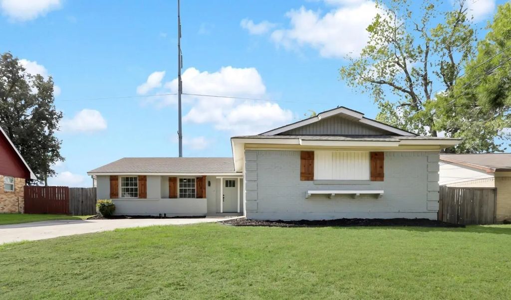 3109 Ridgedale Street, Irving