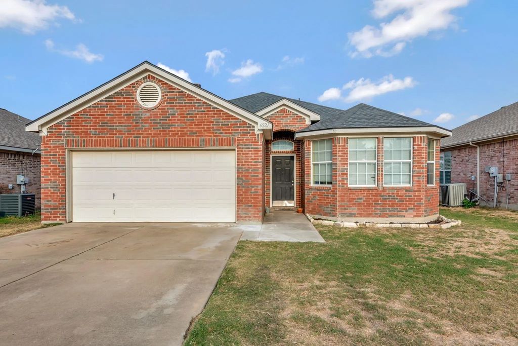 6521 Waterhill Lane, Fort Worth