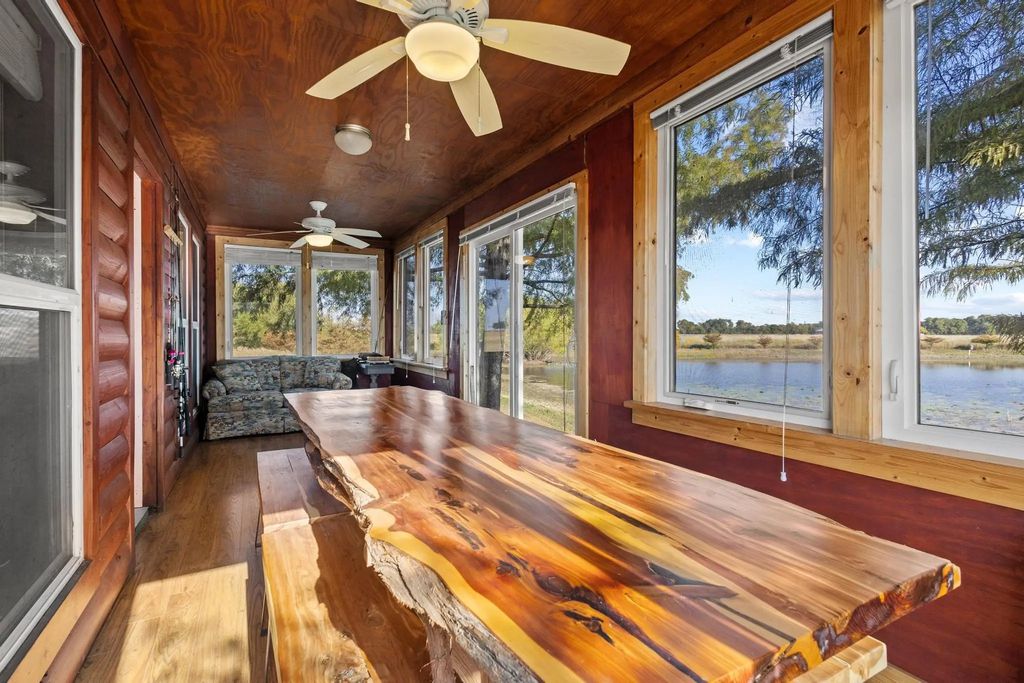 300 County Road 27100, Honey Grove