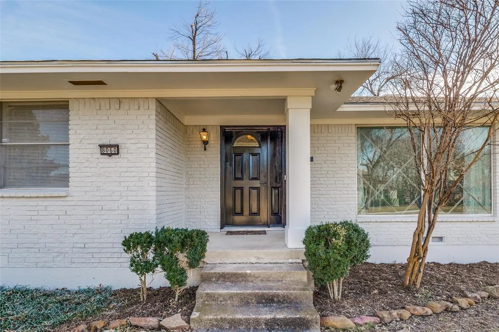 8060 Woodhue Road, Dallas