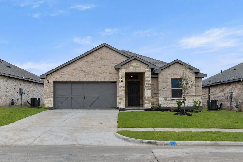 1903 Seminole Drive, Cleburne