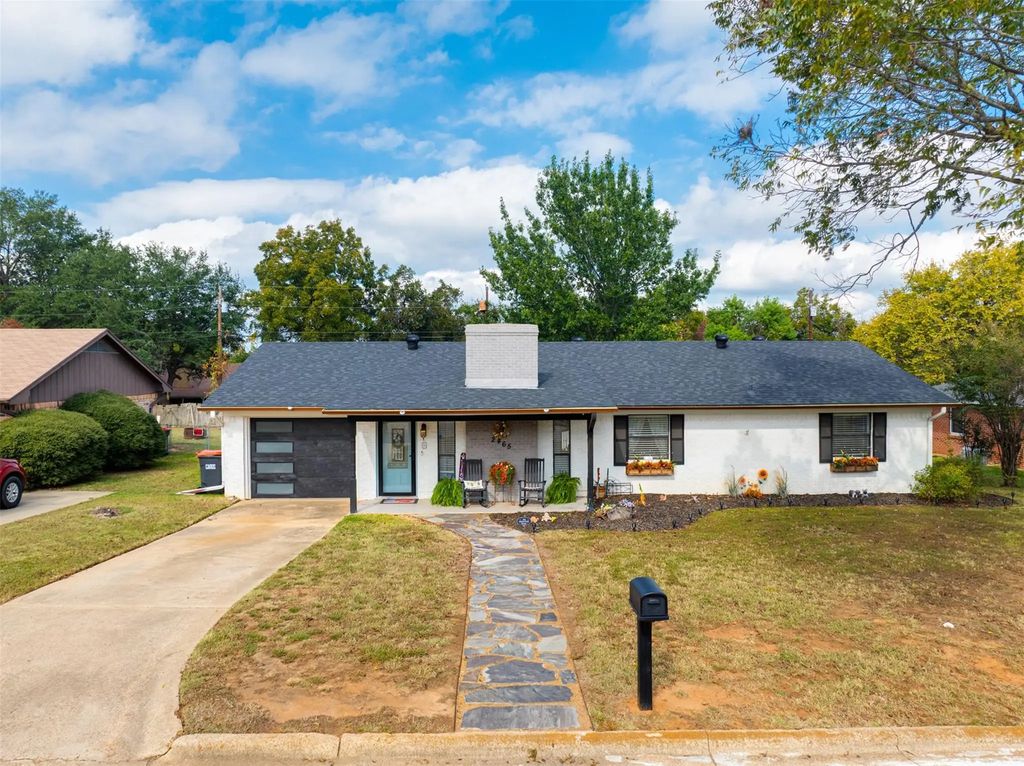 2465 Highland Road, Paris