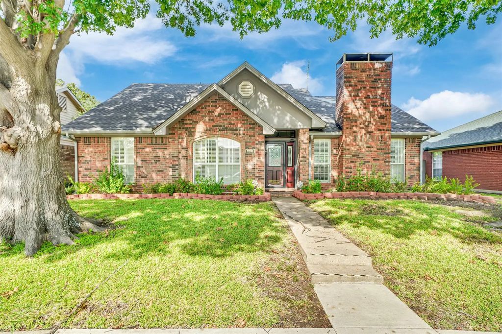 2313 Lancecrest Drive, Garland