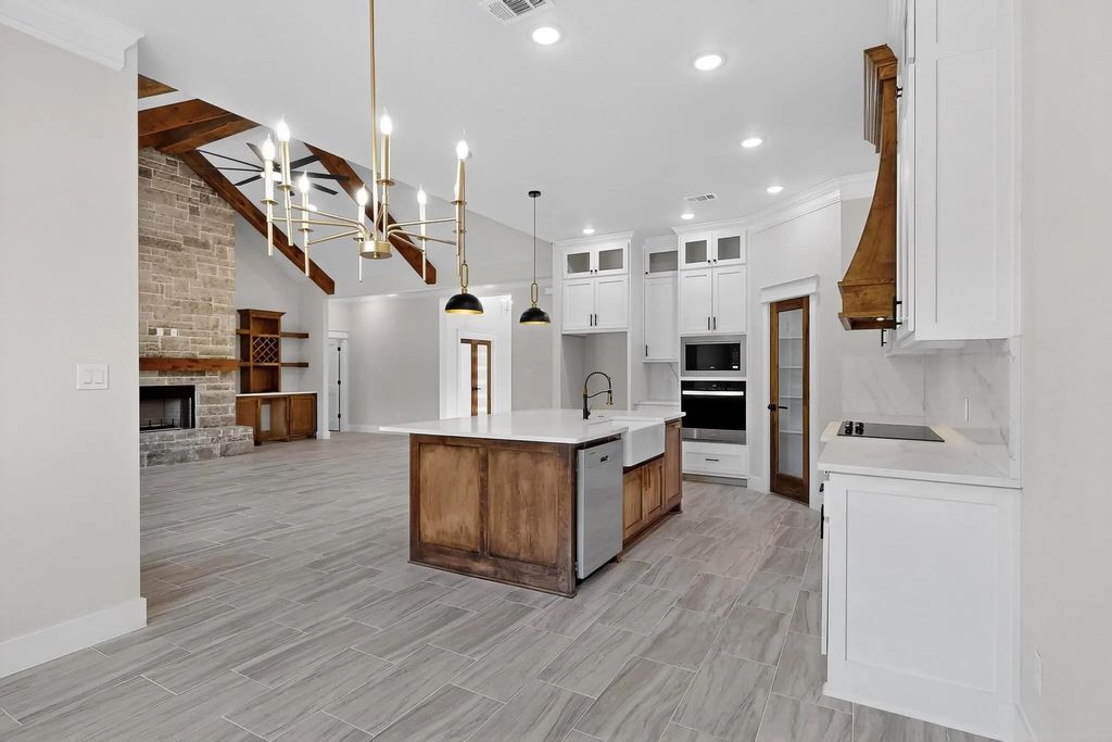 1161 Gonzollas Road, Springtown
