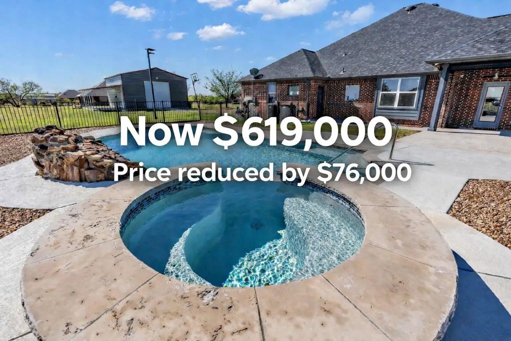 2320 Harvest Moon Lane, Sanger