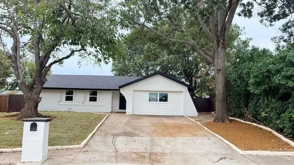 1404 Glenwood Lane, Plano