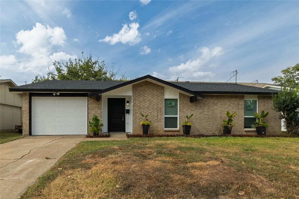 2933 Nueva Tierra Street, Grand Prairie
