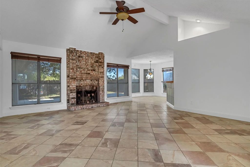1405 Glenwillow Drive, Arlington