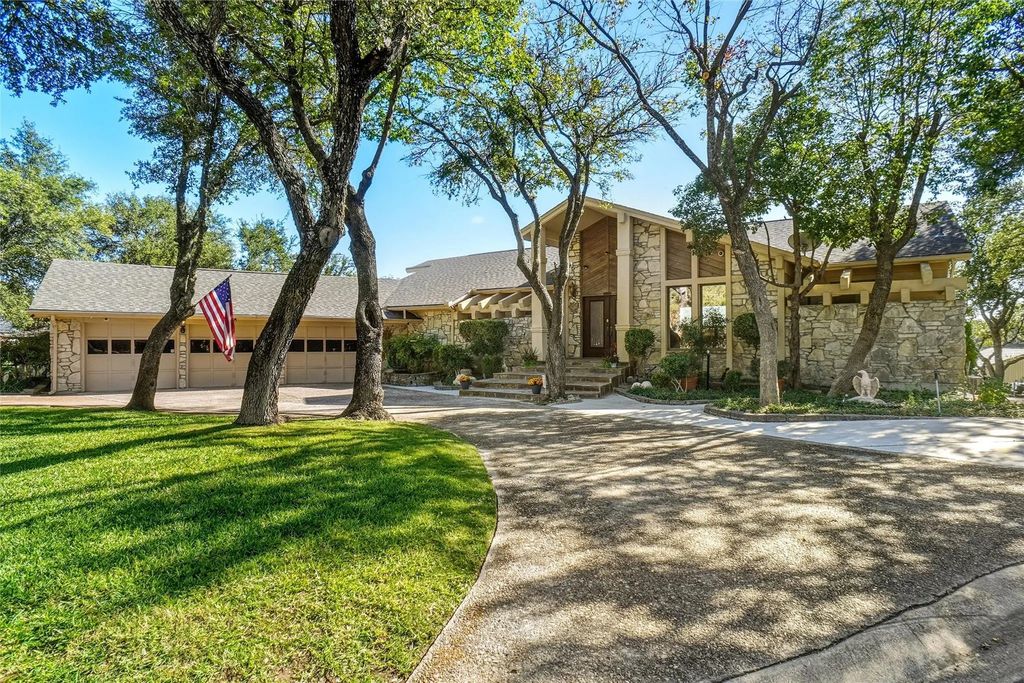 7909 Woodharbor Drive, Fort Worth