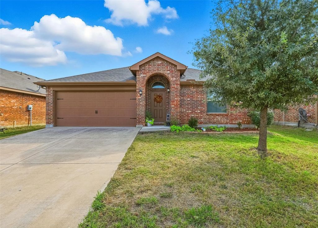 1141 Wellesbourne Lane, Fort Worth