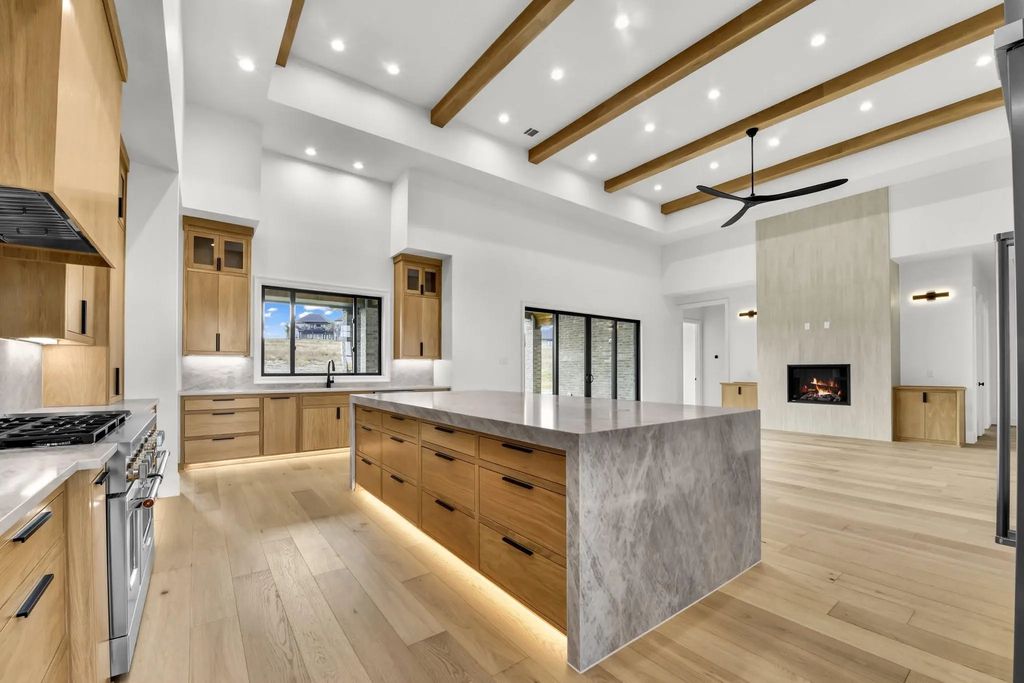 613 Hondo Crossing, Weatherford