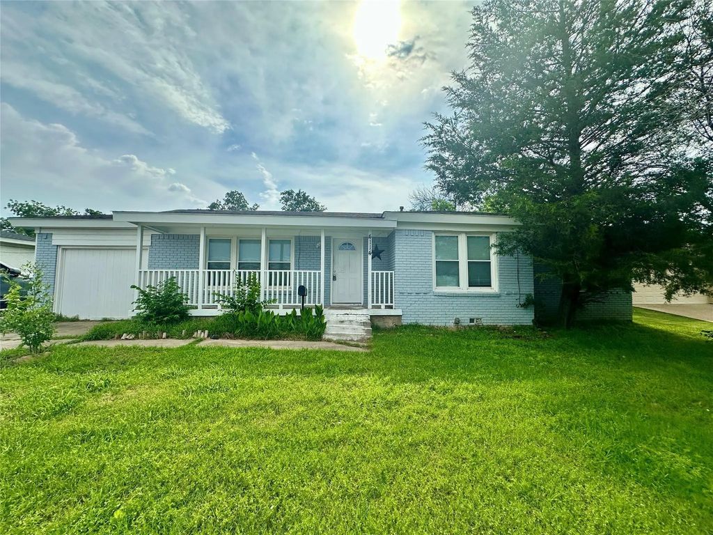 4114 Rufe Snow Drive, North Richland Hills